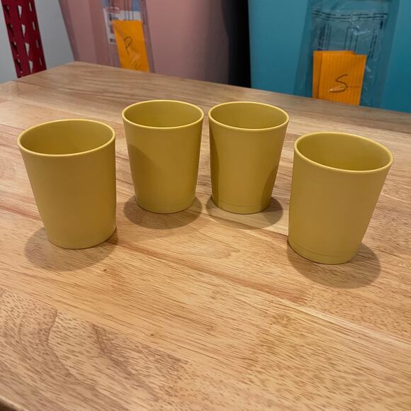 Vintage Tupperware Gold Tumblers 1251, Set of 4 - Picture 1 of 4